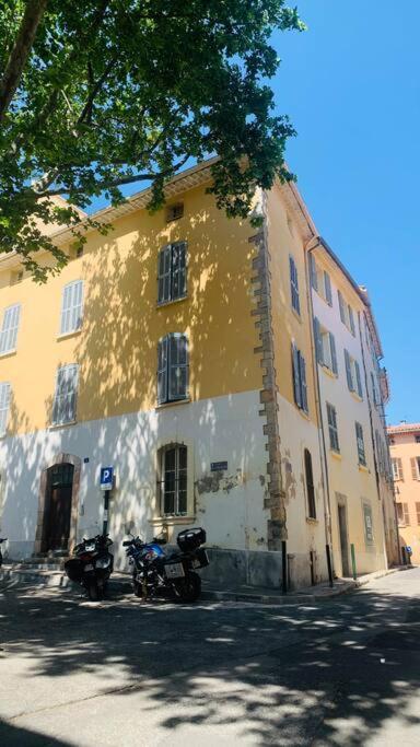 Cosy Avec Deux Velos Coeur De * Hyeres